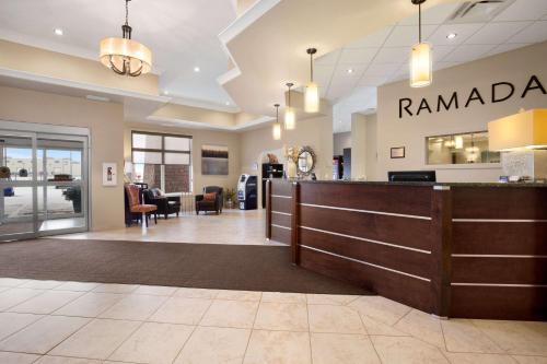 Фотография гостиницы Ramada by Wyndham Emerald Park/Regina East
