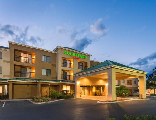 Фотография гостиницы Courtyard by Marriott Lakeland