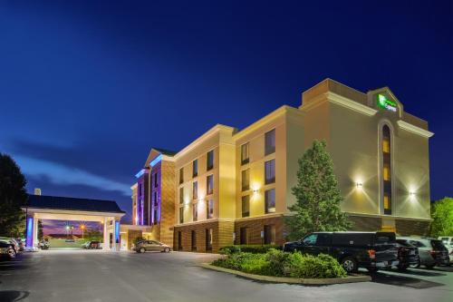 Фотография гостиницы Holiday Inn Express Hotel & Suites Fort Wayne, an IHG Hotel