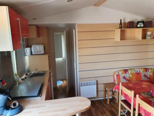 Фотографии кемпинга
Mobil Home avec spacieuse terrasse à Meschers proche de Royan