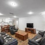 Фотография гостевого дома Beach front 4 x2 Home with pool