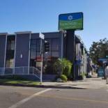 Фотография гостиницы SureStay Hotel by Best Western Beverly Hills West LA