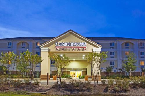 Фотография гостиницы Candlewood Suites Destin-Sandestin Area, an IHG Hotel