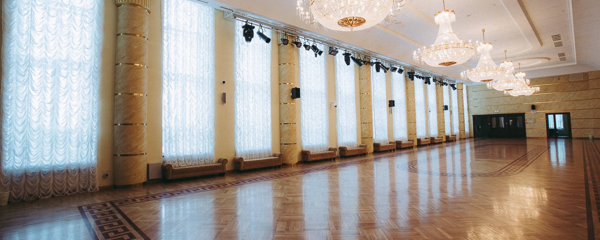 Фотографии концертного зала Танцевальный зал  Дворца культуры Нефтяник им. В.И. Муравленко