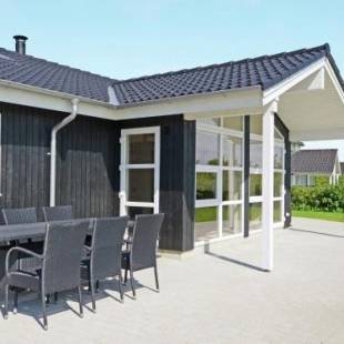 Фотографии гостевого дома
Three-Bedroom Holiday home in Hemmet 74