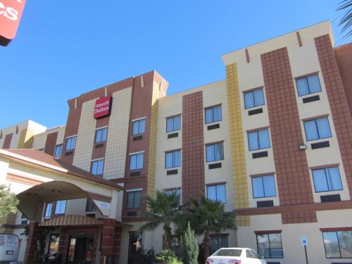 Фотографии гостиницы 
            Amerik Suites Laredo at Mall Del Norte