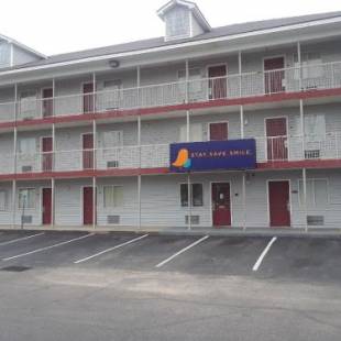 Фотографии гостиницы
InTown Suites Extended Stay Columbia SC - Two Notch