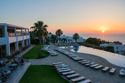 Фотография гостиницы Theo Sunset Bay Hotel