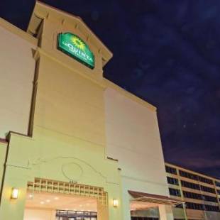 Фотографии гостиницы 
            La Quinta by Wyndham New Orleans Airport