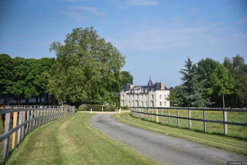 Фотография гостиницы Hotel Haras De La Potardiere