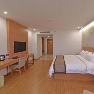 Фотографии гостиницы 
            GreenTree Inn Jiaxing Tongxiang City Chongfu International Fur Center Business Hotel
