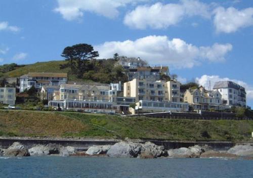 Фотография гостиницы The Hannafore Point Hotel