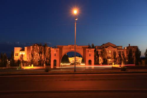 Фотография гостиницы Caucasus Hotel