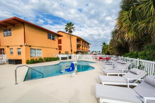 Фотография гостиницы Royal Inn Beach Hutchinson Island