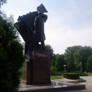 Фотография памятника Памятник С. Бандере