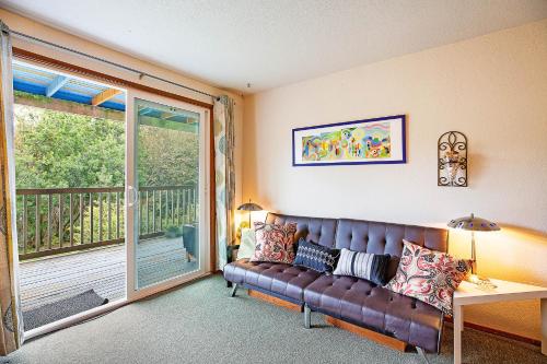 Фотография гостевого дома Dances With Waves Condo