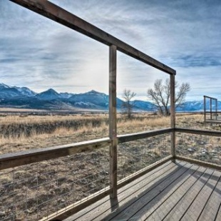 Фотография гостевого дома Romantic Mountain Getaway - 1 Hour to Yellowstone!