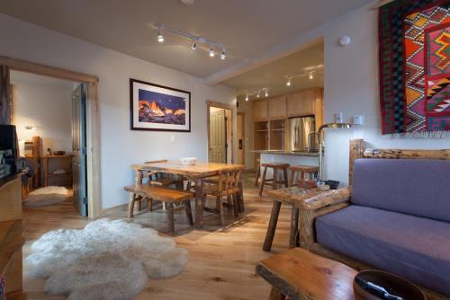 Фотография гостевого дома Juniper Springs Lodge # 426