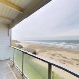 Фотография гостевого дома Nye Beach Lighthouse Vista