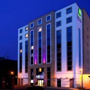 Фотографии гостиницы 
            Holiday Inn Express London - Watford Junction, an IHG Hotel
