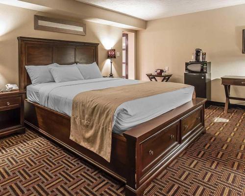 Фотография гостиницы The HomeStay Inn & Suites