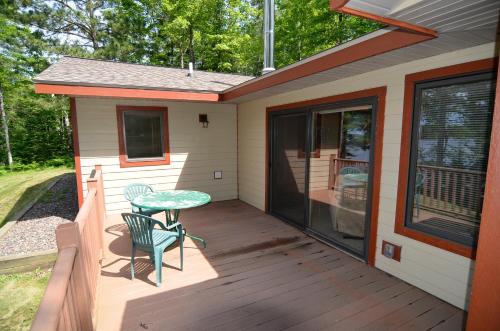 Фотография гостевого дома Sunset on the Bay Condo