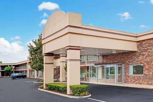 Фотография гостиницы Days Inn by Wyndham Clarksville TN