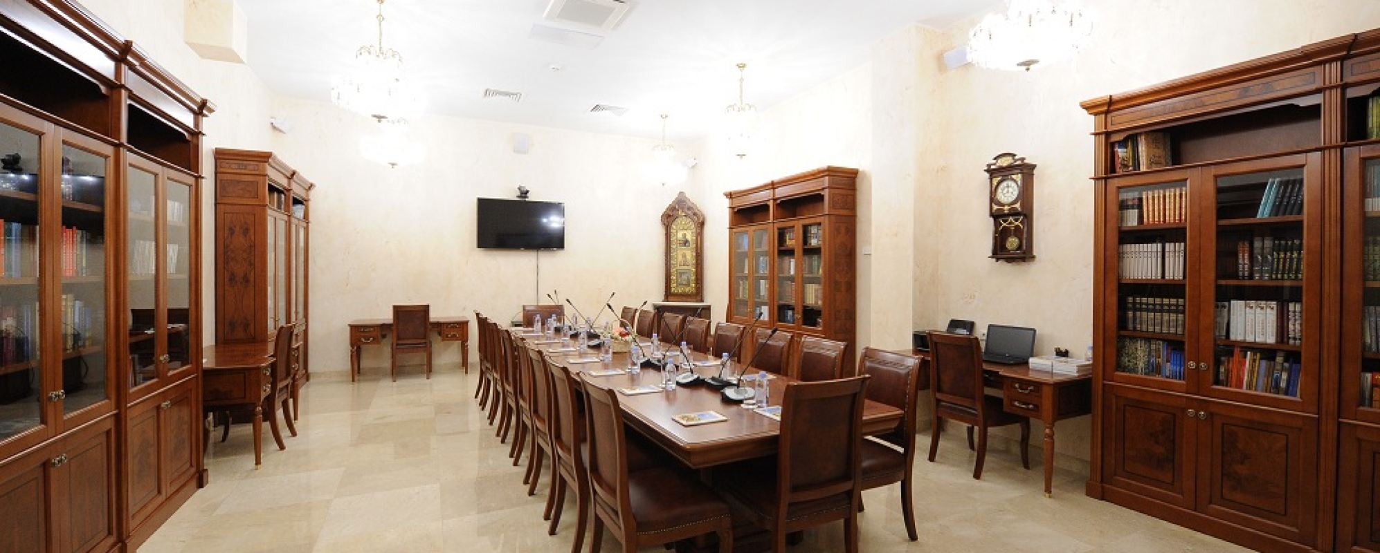 Фотографии комнаты для переговоров Покровский