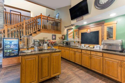 Фотография гостиницы AmericInn by Wyndham White Bear Lake St. Paul