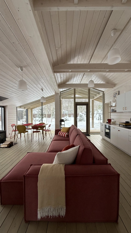 Фотография Коттеджа Частный дом новый, большой с камином и сауной в элитном поселке