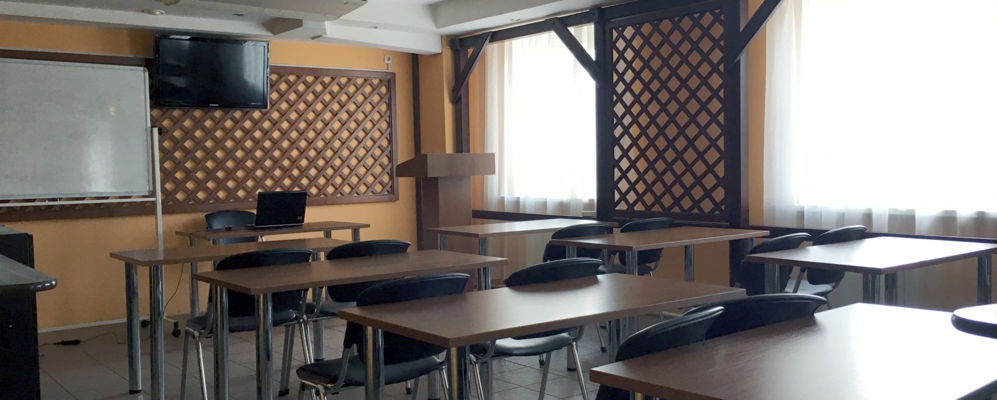 Фотографии конференц-зала Октябрьская на 30 мест