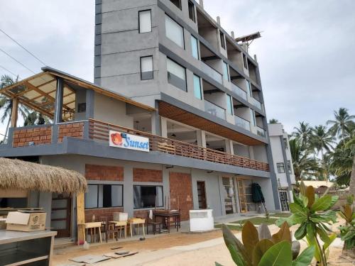 Фотография гостиницы Sunset Beach Hotel