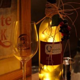 Фотографии мини отеля
Queen's Inn By The River