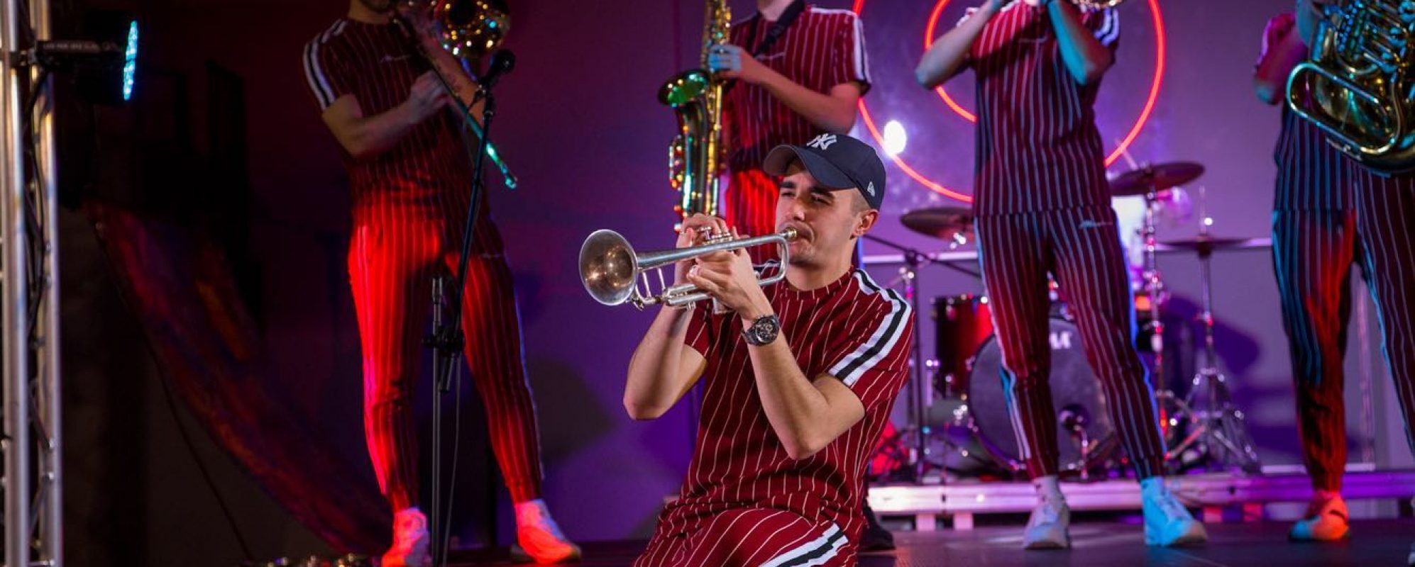 Фотографии конференц-зала Концертный зал Молодежного культурного центра Октябрь