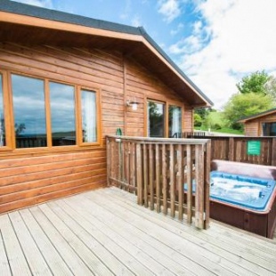 Фотография гостевого дома Skylark Lodge with Hot Tub near Cupar Fife
