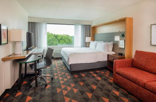 Фотография гостиницы Holiday Inn Newport News - Hampton, an IHG Hotel