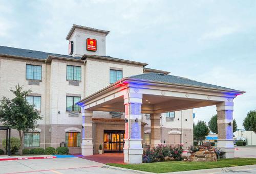 Фотография гостиницы Clarion Inn and Suites Weatherford