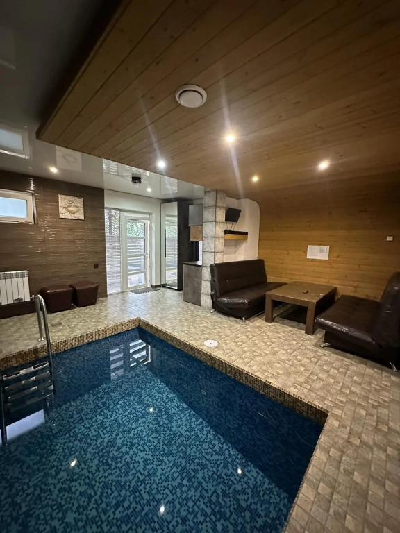 Фотография Коттеджа Частный дом с бассейном и баней на дровах