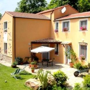 Фотографии гостевого дома
Cozy Holiday Home in Vezzi Portio with Swimming Pool