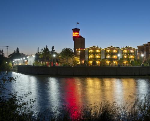Фотография гостиницы Napa River Inn