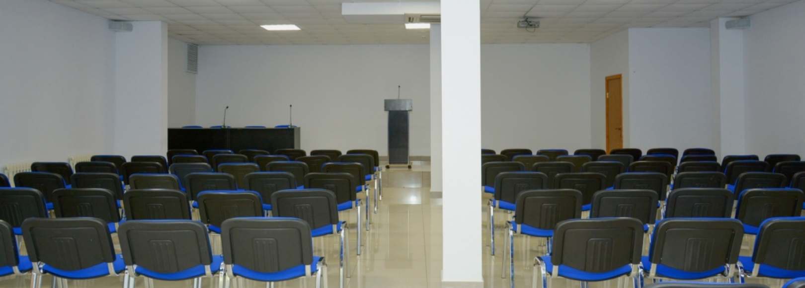 Фотография конференц-зала Бирюза