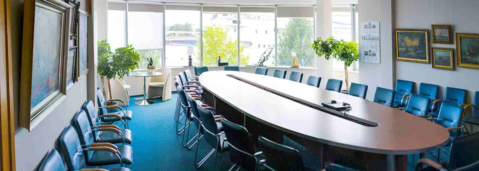 Фотография конференц-зала Овальный зал Главного корпуса музея