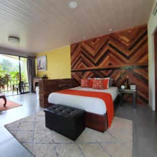 Фотография гостиницы Yellow Tree Suites