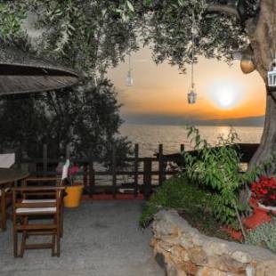 Фотографии апарт отеля
Studios Plaka