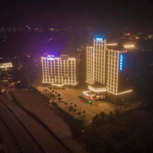 Фотографии гостиницы 
            Lavande Hotel SiHui NanJiang Sanshui Forest Park
