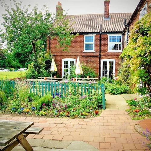 Фотография гостиницы Sutton Staithe Hotel