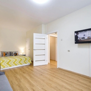 Фотография квартиры Sutki Rent (Сутки Рент) с видом на Неву в центре города