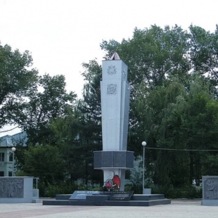 Фотография достопримечательности Монумент Рабочим завода Прогресс, павшим на фронтах Великой Отечественной войны 1941-1945 г.г.