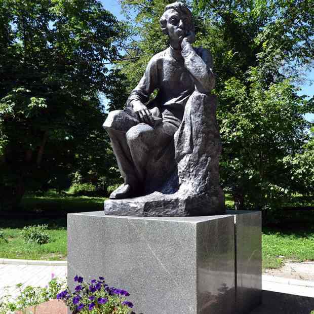 Фотография памятника Памятник Юный Белинский