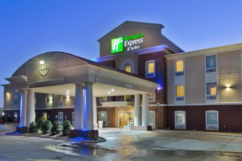 Фотография гостиницы Holiday Inn Express Hotel & Suites Alvarado, an IHG Hotel